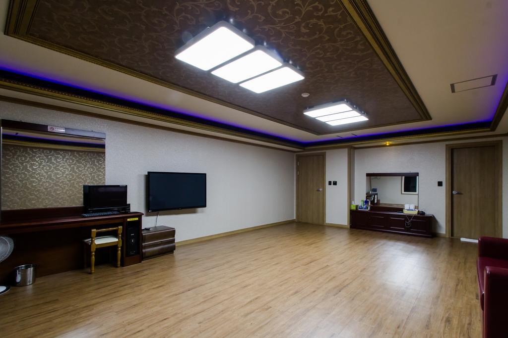 Gwangju Metropolitan City Guangju Hotel Banana מראה חיצוני תמונה