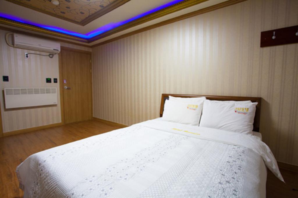 Gwangju Metropolitan City Guangju Hotel Banana מראה חיצוני תמונה